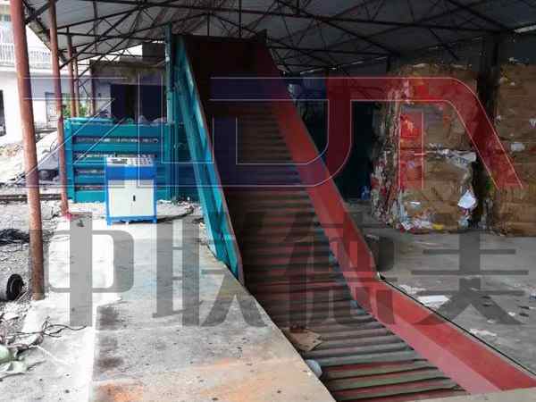 臥式半自動廢紙打包機